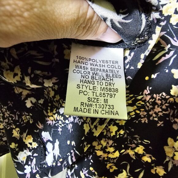 Umgee USA Women’s Black Dark Floral High Low Babydoll Velvet Trim Size Medium - Picture 8 of 11